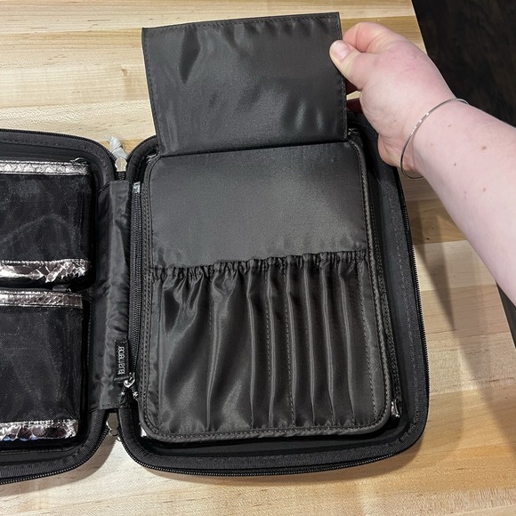 Laura Mercier Limited Edition Essential Custom Artist Portfolio Case In Bronze - Picture 5 of 8